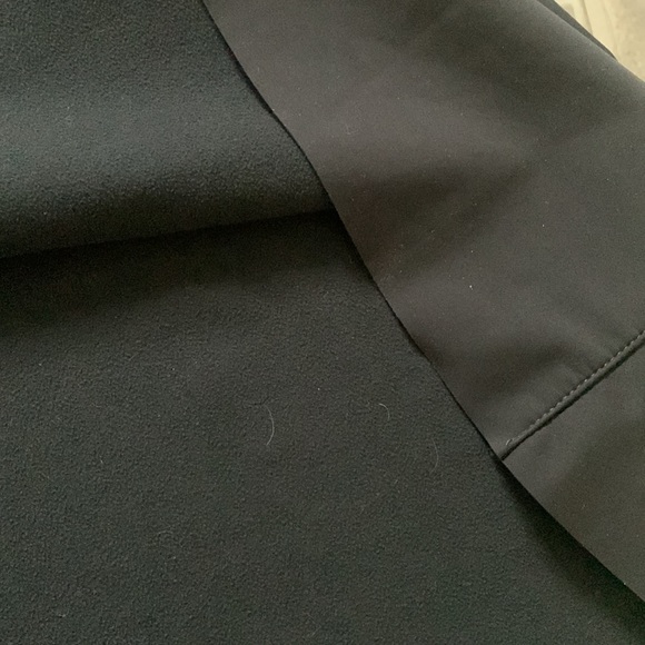 Lululemon good to go skirt rare and comfortable size 2 - Picture 9 of 10